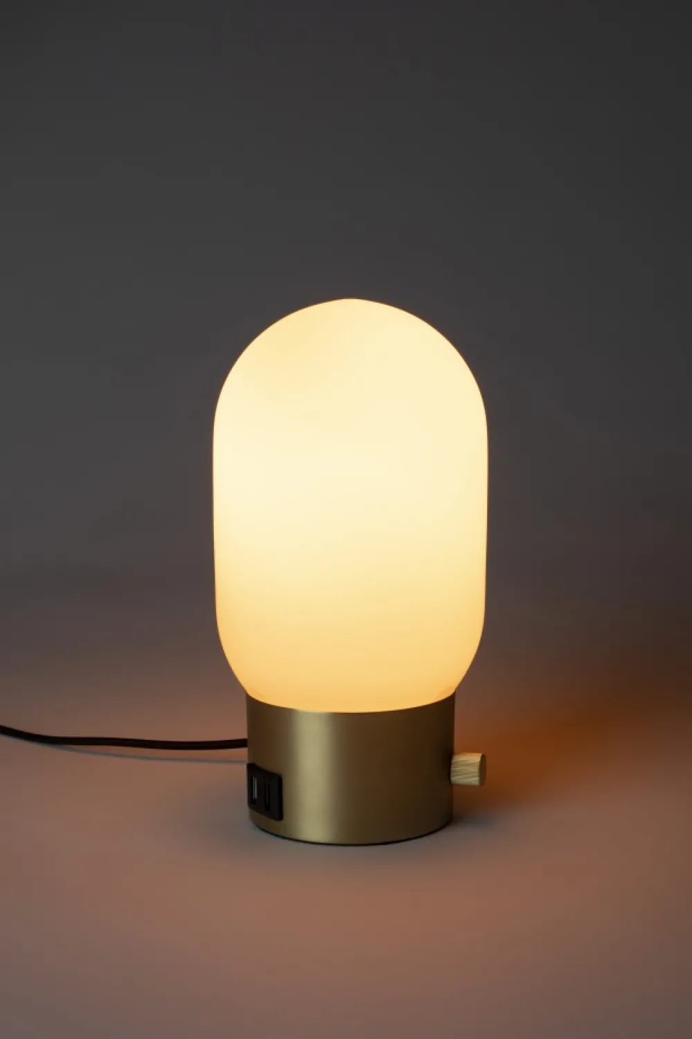Zuiver Bordslampa 'Urban Charger' - Guld