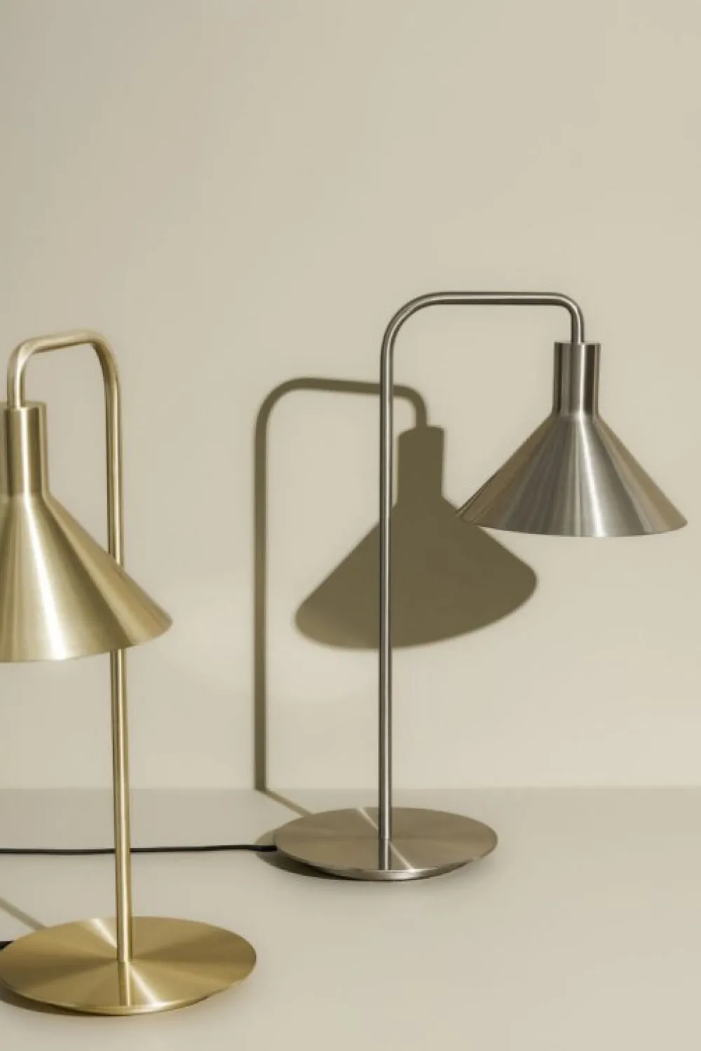 Hübsch Bordslampa 'Yama' - Mässing