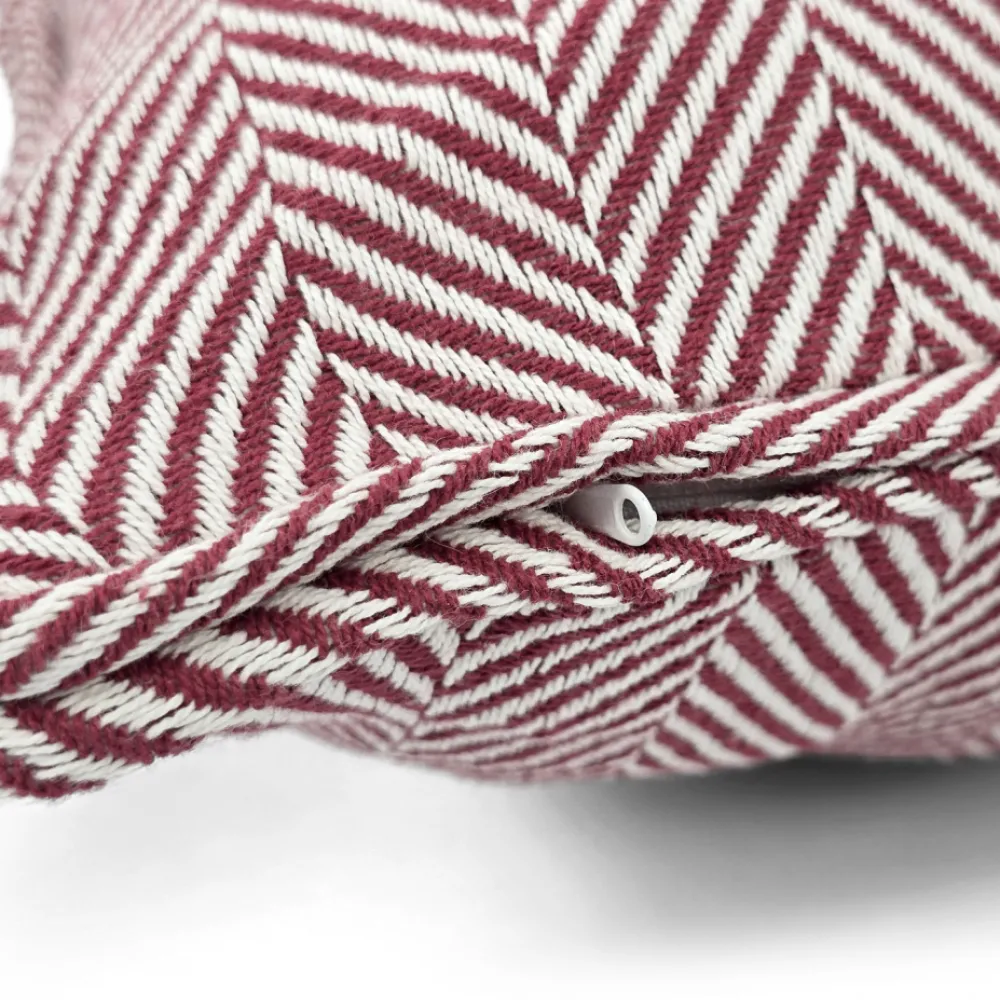 Reforma x Trendcarpet Kuddfodral 'Denisa Fishbone' 45x45cm - Röd/vit