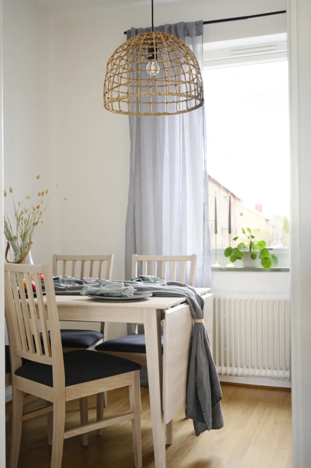 Rowico Home Matbord 'Filippa' 120x80cm - Vitpigmenterad