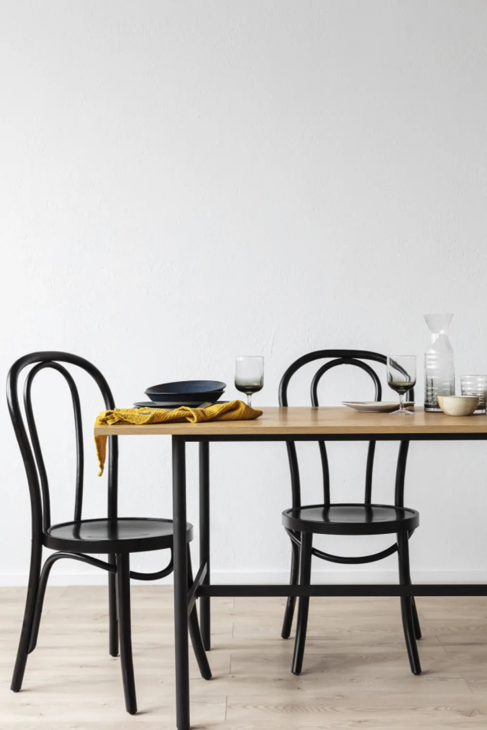 Reforma Matbord 'Line' - Ek/Svart 160x90cm