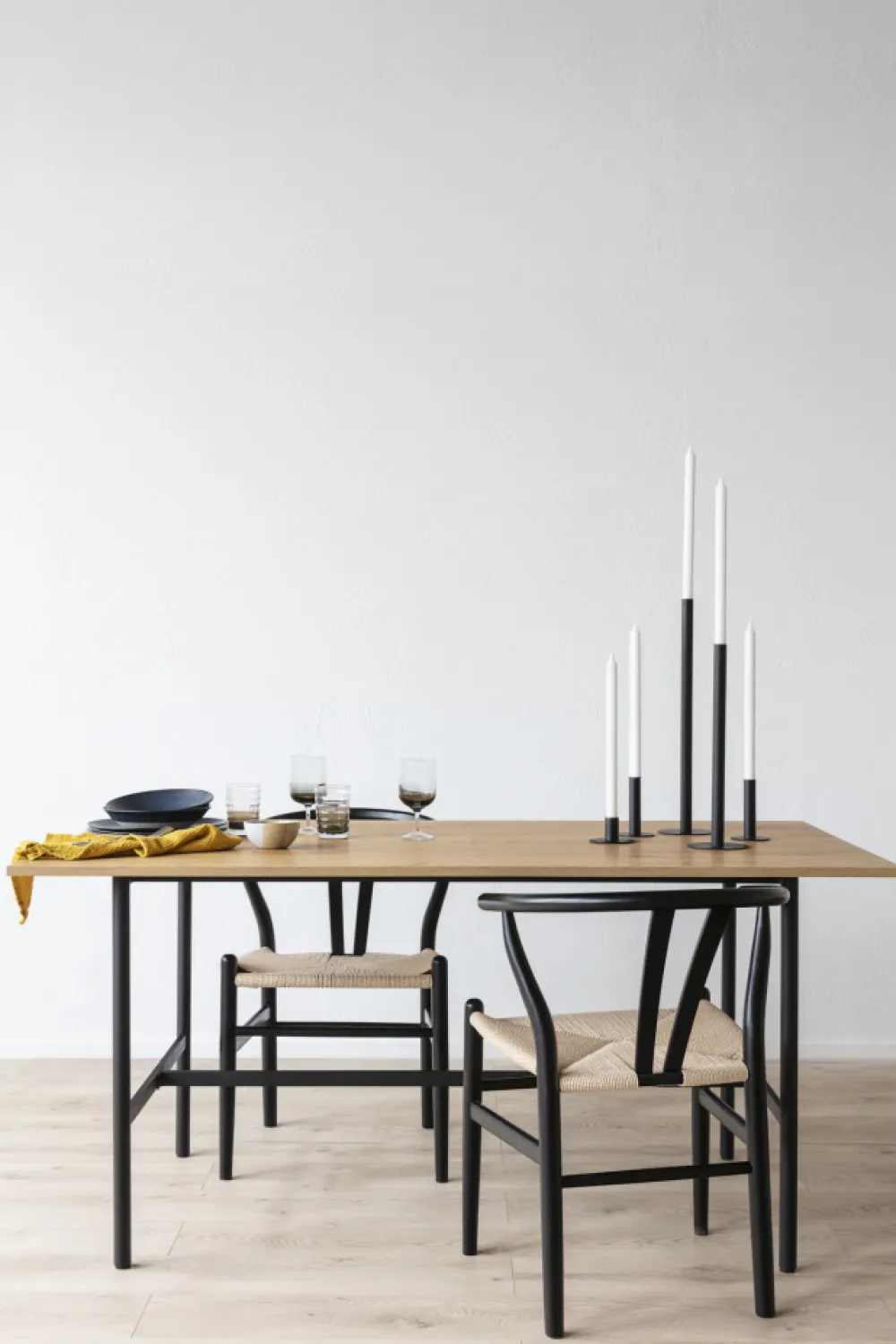 Reforma Matbord 'Line' - Ek/Svart 160x90cm