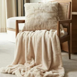 Reforma x Trendcarpet Pläd 'Aranga Super Soft Throw' 130x170cm - Beige