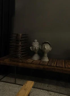 Trademark Living Skulptur 'Sharam' - Ansikte kvinna