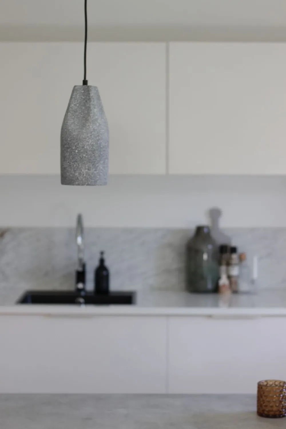 Fair Glare Taklampa 'Stone Cylinder' - Cement